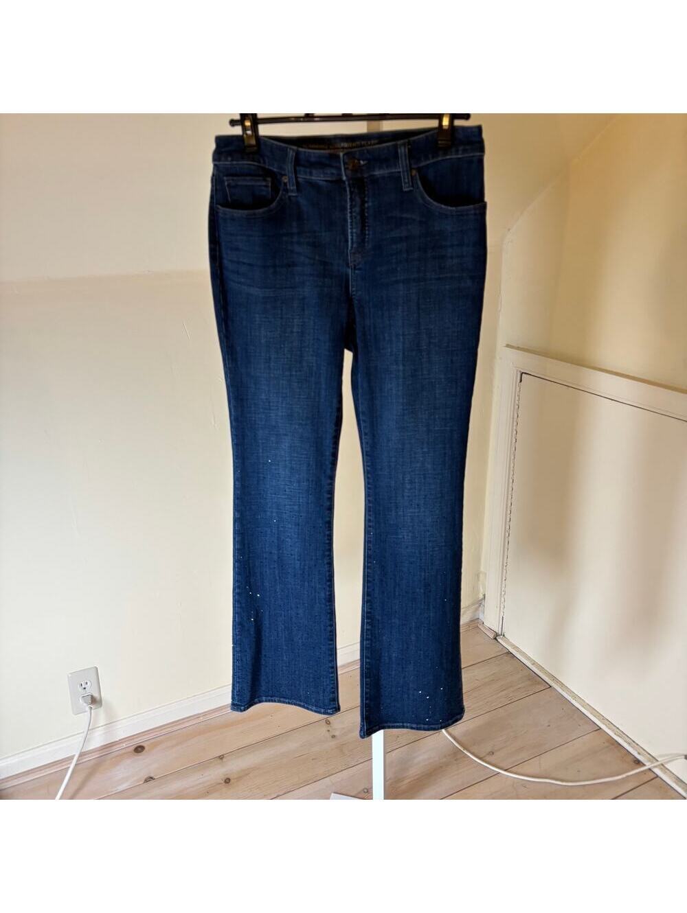 Chico's EUC Women's So Slimming Girlfriend Flare w/Rhinestone Embellishment 4R